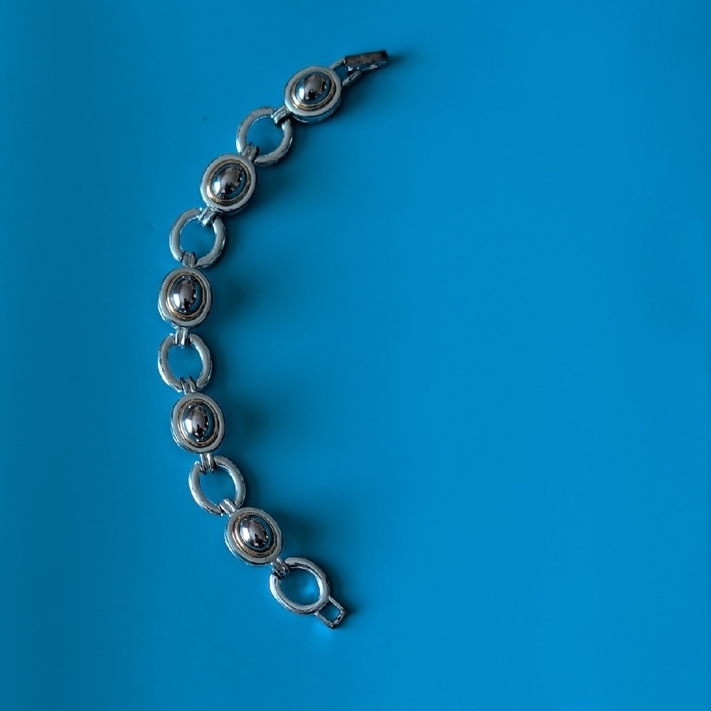 Liz Claiborne Silver Link Bracelet